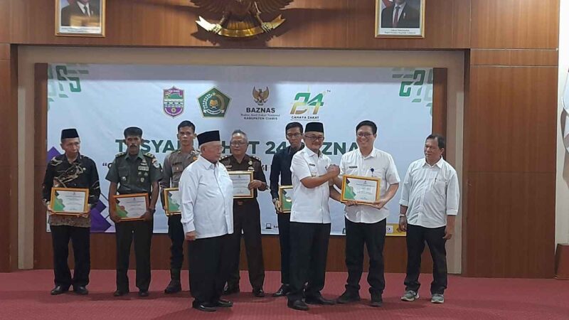 Kantor Pertanahan Ciamis raih penghargaan kategori Pengelola Zakat Terbaik.