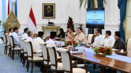 Menteri ATR/BPN, Nusron Wahid menghadiri rapat terbatas di Istana Negara.