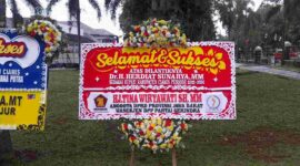 Anggota DPRD Provinsi Jawa Barat, Hj. Tina Wiryawati, SH, MM, turut memberikan ucapan.