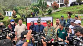 Penertiban villa di kawasan Puncak Bogor.