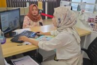Warga Ciamis saat memanfaatkan pelayanan Kantor Pertanahan saat libur lebaran.