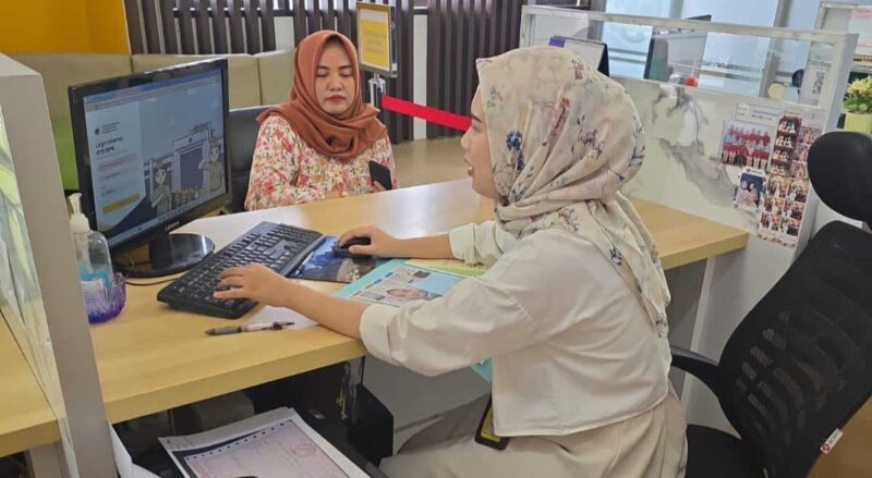 Warga Ciamis saat memanfaatkan pelayanan Kantor Pertanahan saat libur lebaran.