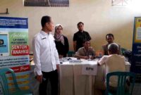 Kepala Kantah Ciamis, Agung Murdhianto saat meninjau stand layanan di program Pepatah Manis.