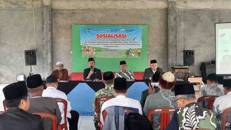 Sosialisasi tentang cara pemilihan dan penyembelihan hewan qurban.