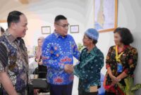 Wamen ATR/BPN tengah meninjau layanan pertanahan di Kulon Progo.