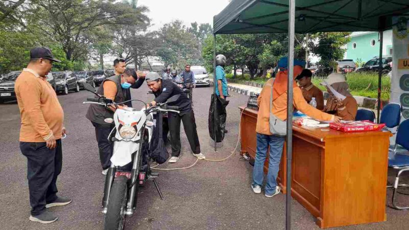 Uji kendaraan bermotor di Ciamis.