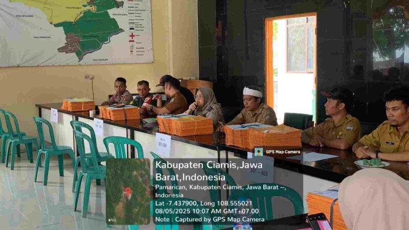 Penyerahan program sertipikat tanah PTSL di Pamarican.