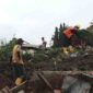 Pembangunan lahan khusus untuk para pedagang kaki lima (PKL).