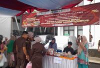 Pasar murah dan bazaar usaha mikro, kecil Kejari Ciamis.