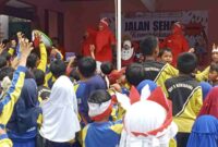 Gerak jalan sehat di SDN 3 Kertasari Ciamis.