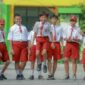 Keceriaan siswa SD saat bermain di halaman sekolah.