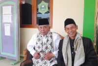 Ketua MUI Kabupaten Ciamis, Drs. KH. Saeful Ujun (kiri), bersama sahabatnya, KH. Ihat Rajadesa (kanan).