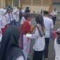 Pemberian apresiasi kepada peserta OMI yang lolos ke tiingkat Jabar.